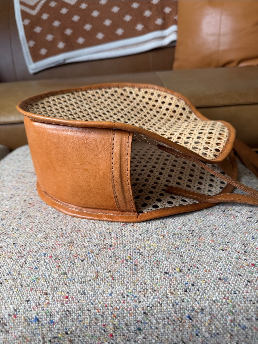 Round Leather Rattan Tote Bag from Bembien - Picture 7 of 11